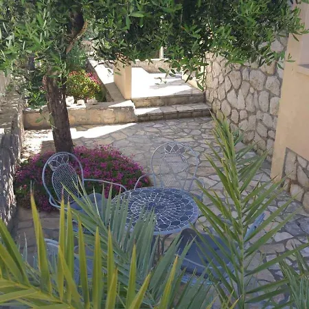Appartamento In Ravni/istrien 8872